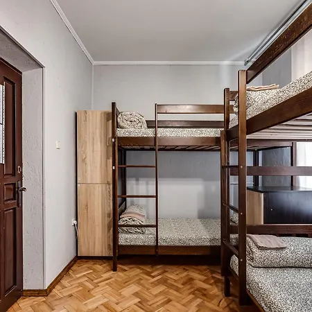 Seven Hostel *