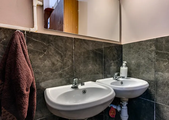 ホステル セブン * リヴィウ