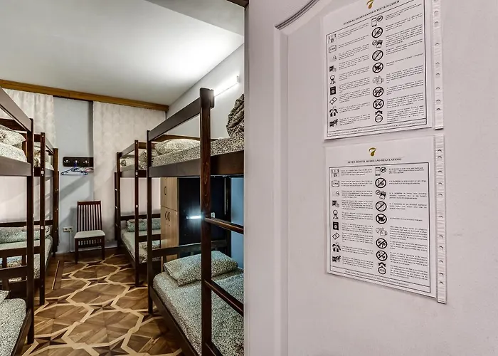 ホステル セブン リヴィウ